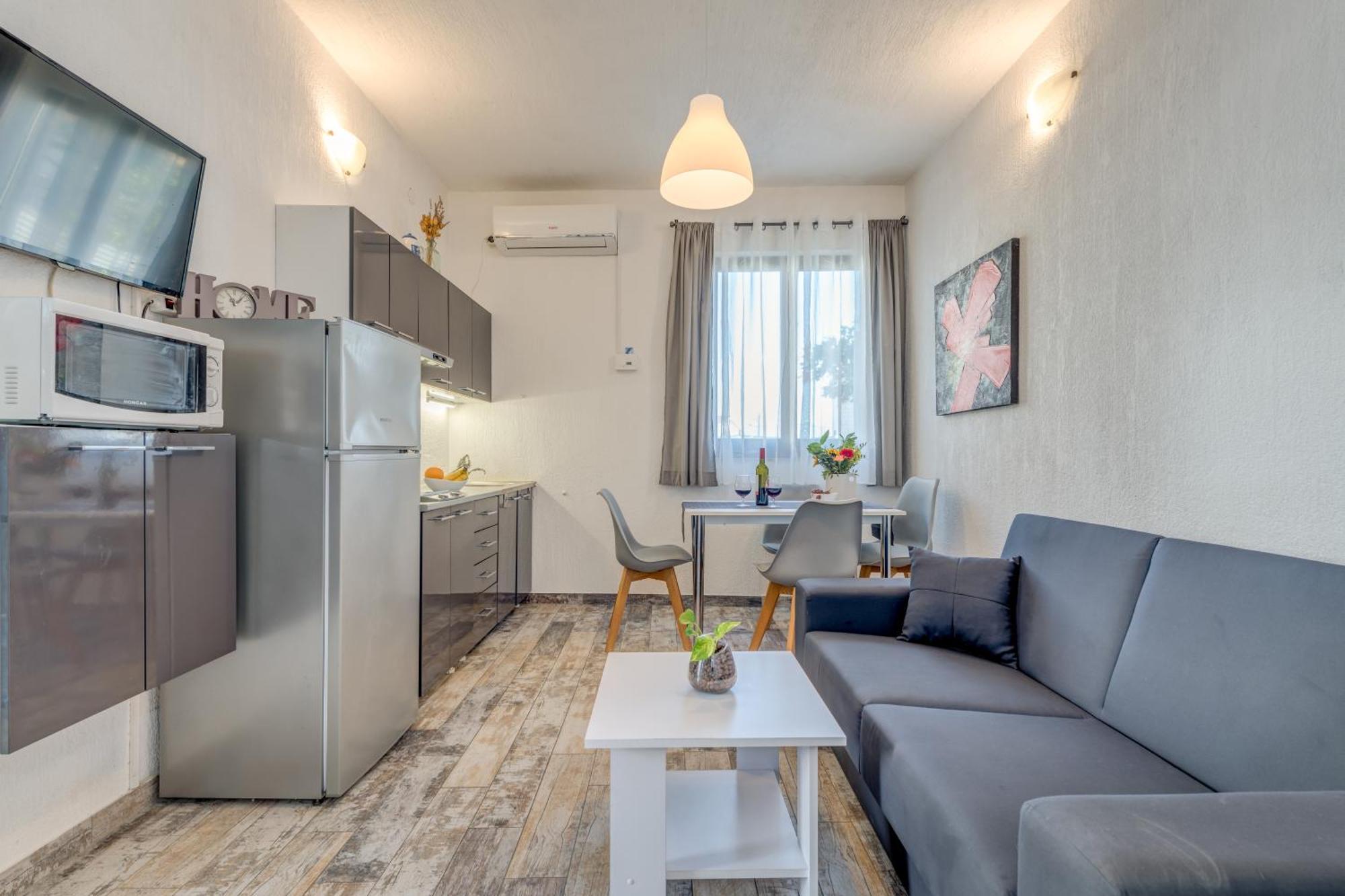 Deepwater House Apartment Slatine Exterior photo